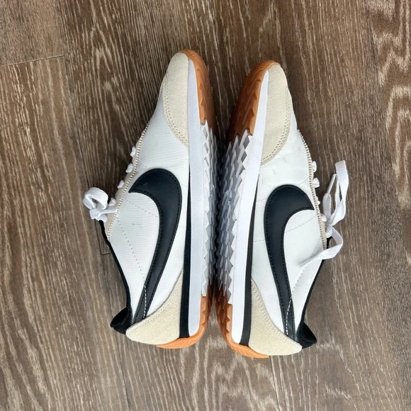 Nike Pacific - Size 7.5 Women's - Worn Once - Picture 4 of 9